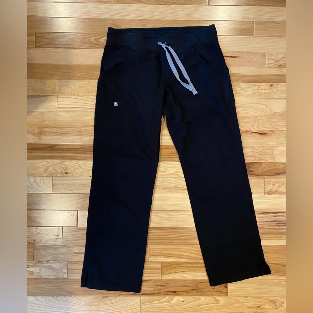 FIGS 🩺 SP Kade Cargo Scrubs Black